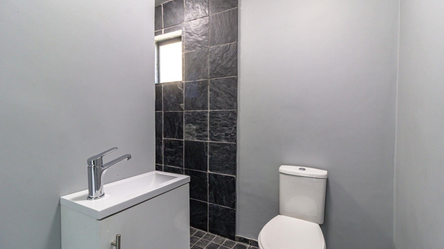 3 Bedroom Property for Sale in De Kelders Western Cape